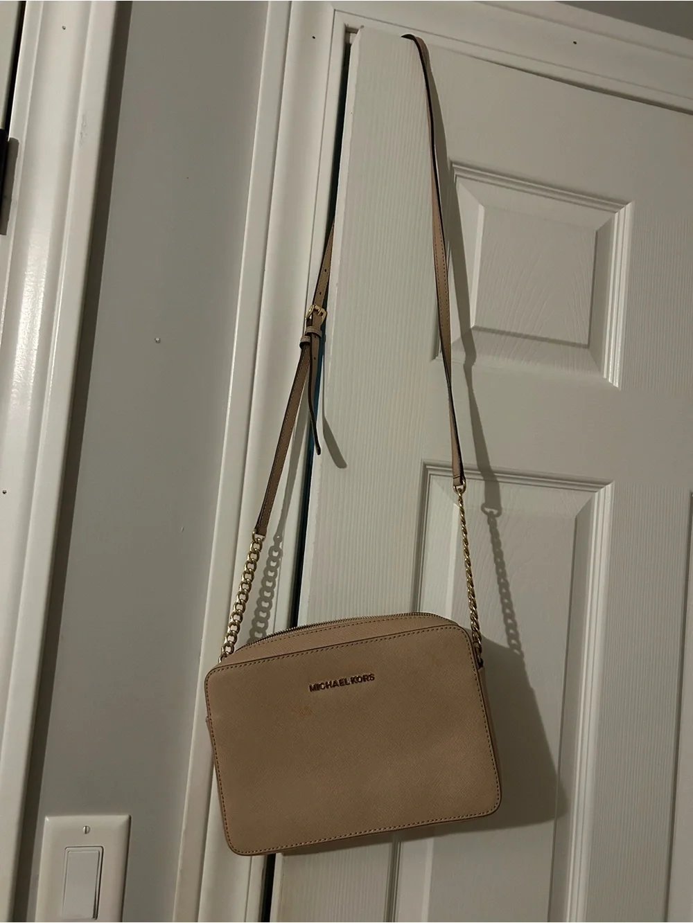 Michael Kors Beige Crossbody Bag - Jet Set Classic Saffiano Leather